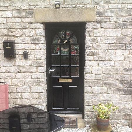 1A Market Square Tideswell Bagian luar foto