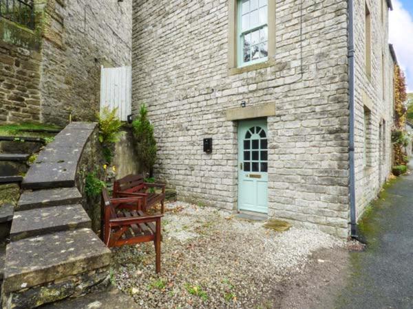 1A Market Square Tideswell Bagian luar foto